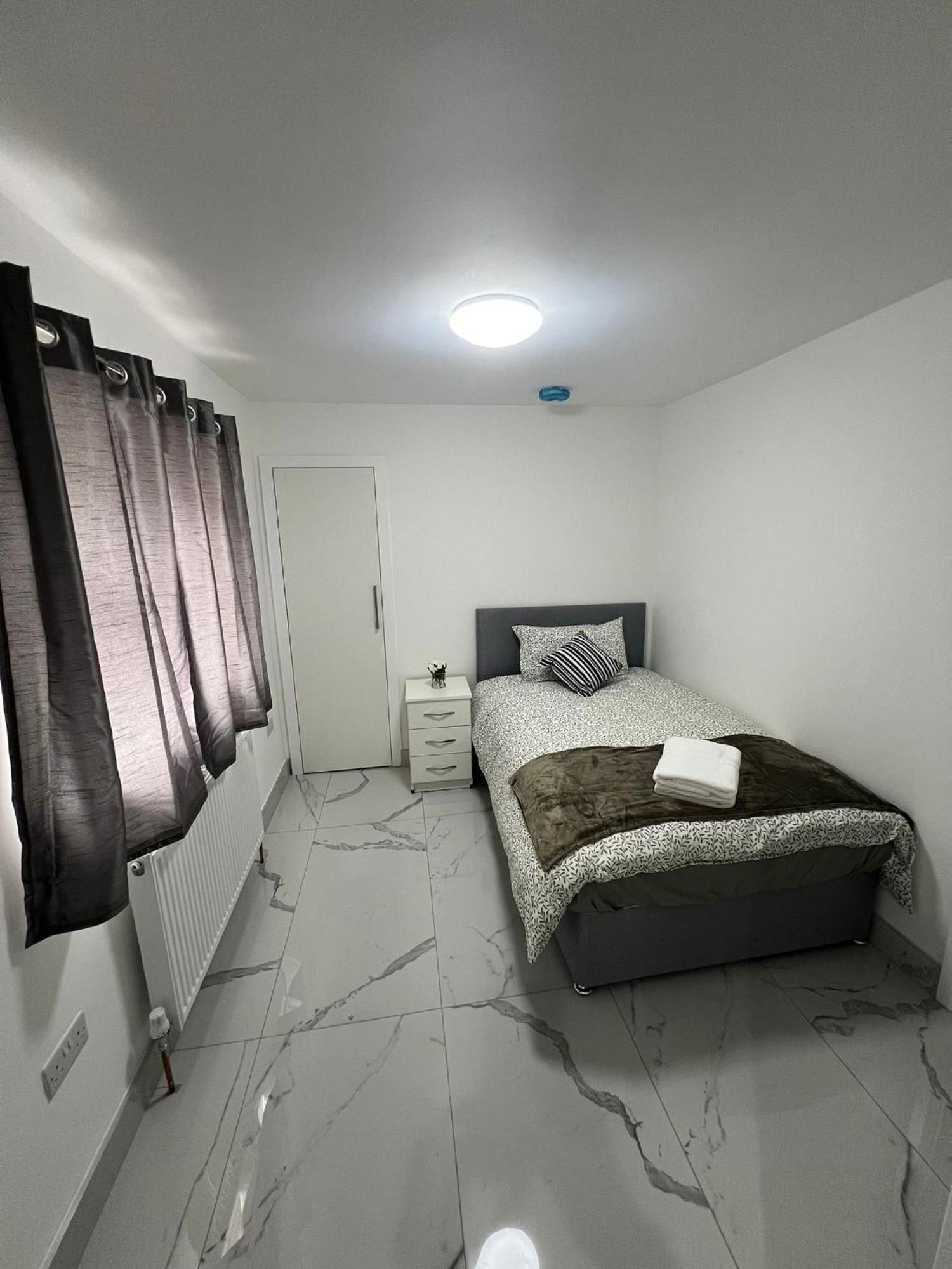 93 New Road Apartment Harmondsworth Ngoại thất bức ảnh