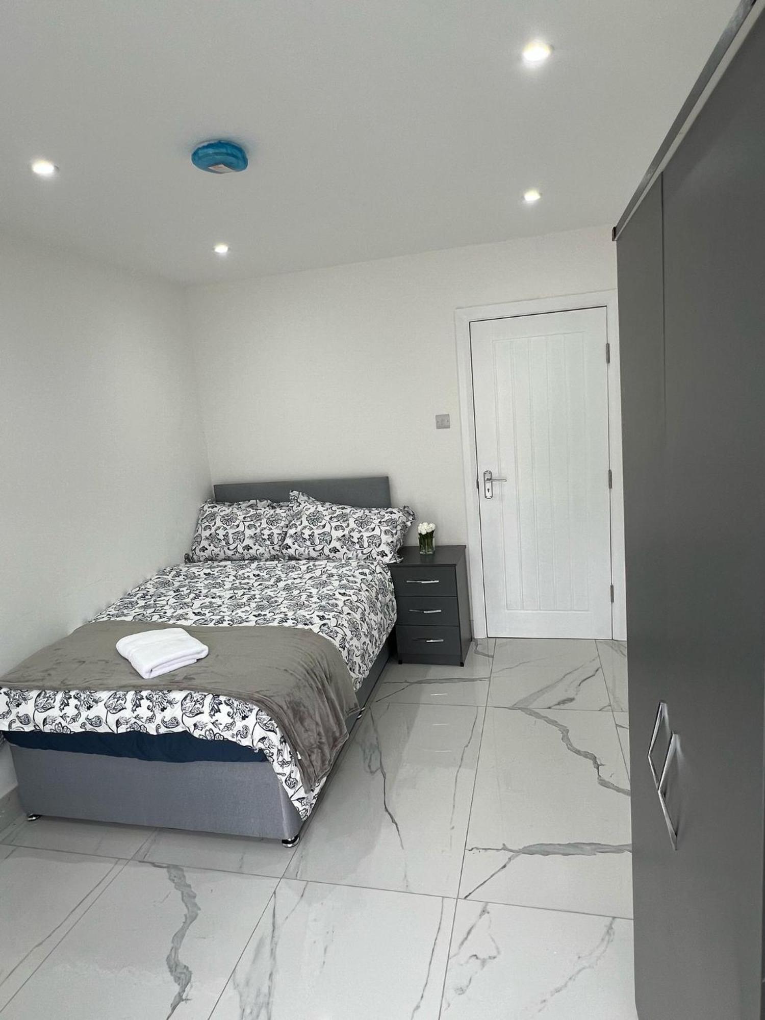 93 New Road Apartment Harmondsworth Ngoại thất bức ảnh