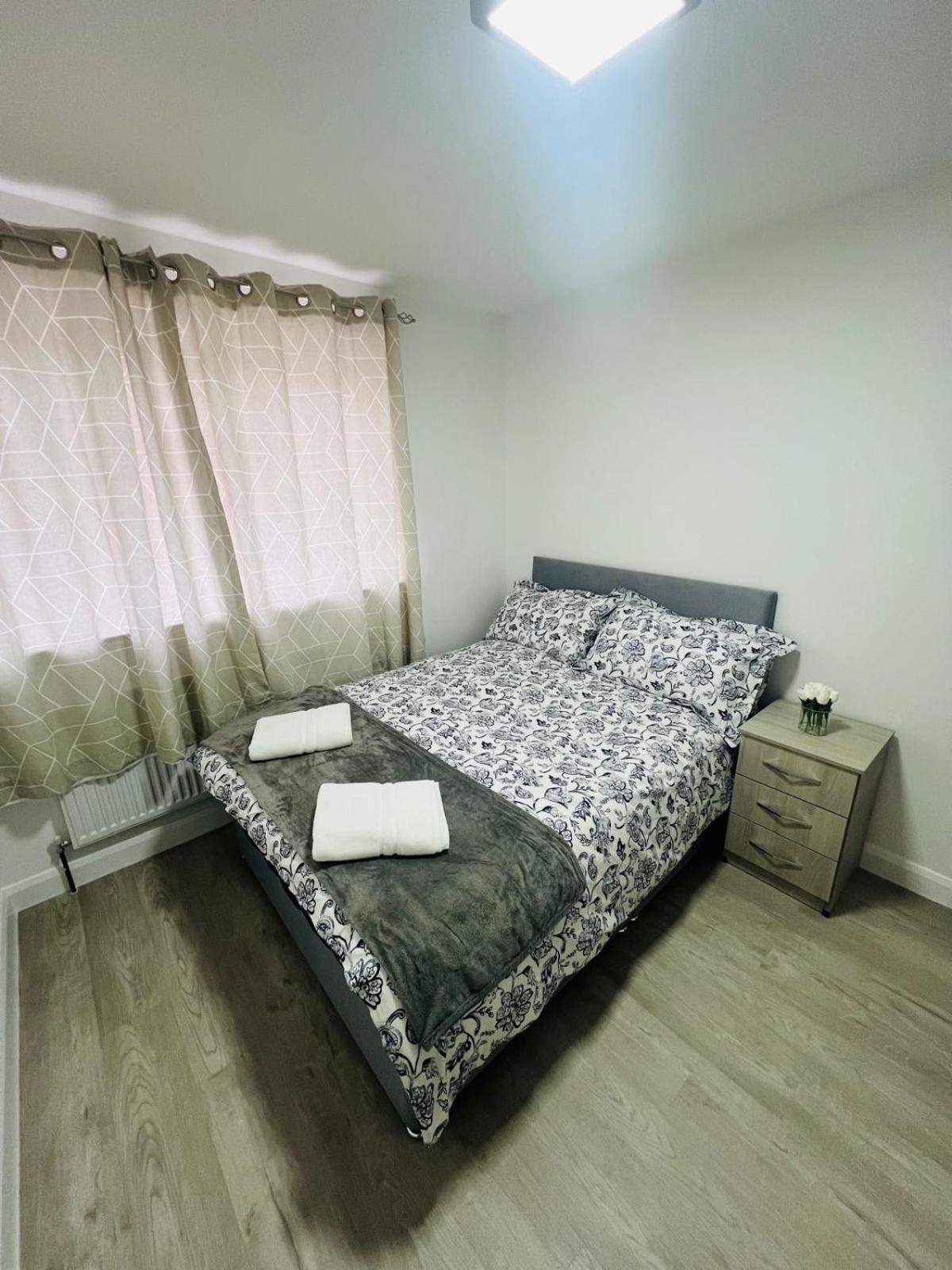 93 New Road Apartment Harmondsworth Ngoại thất bức ảnh