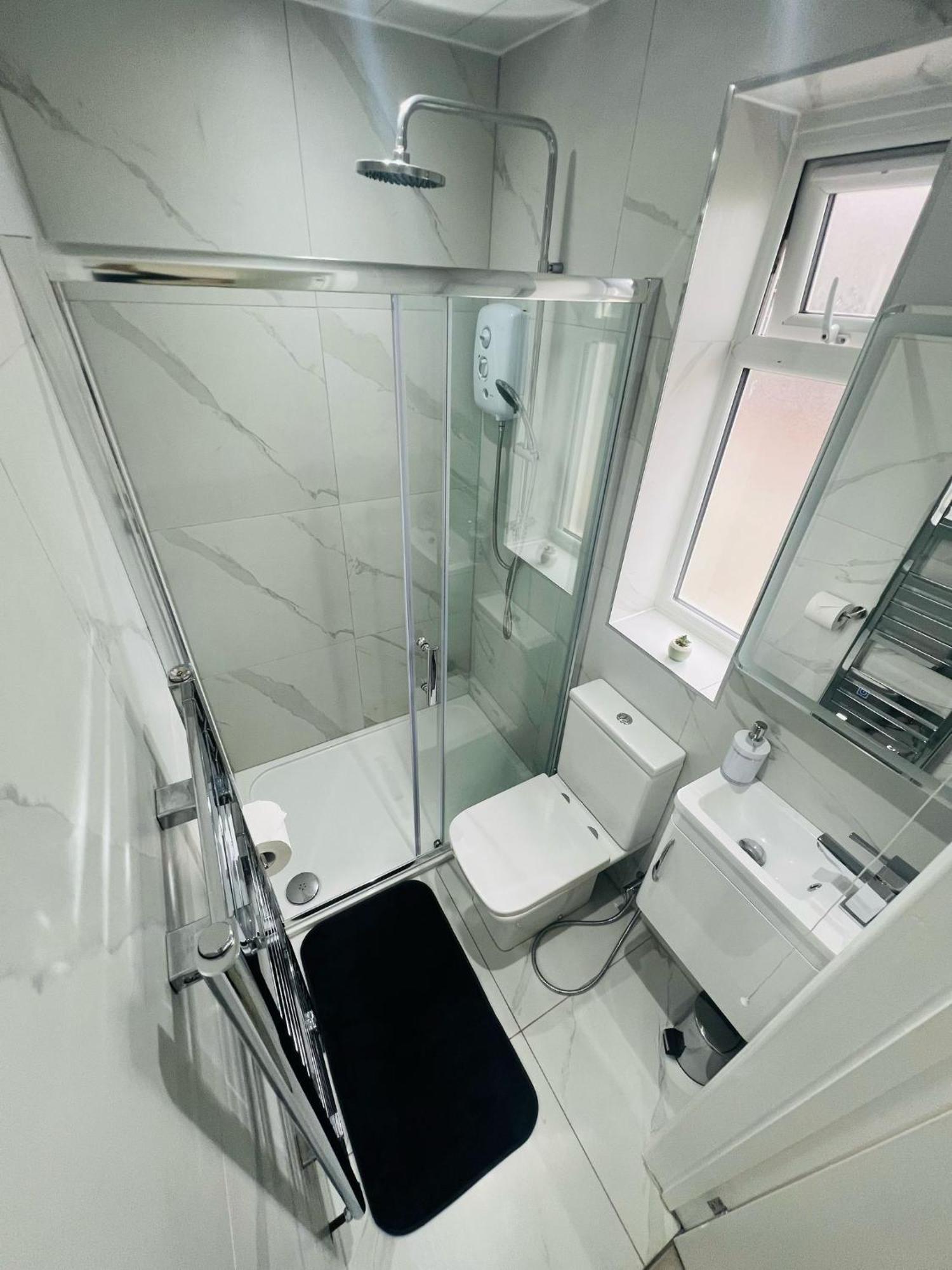93 New Road Apartment Harmondsworth Ngoại thất bức ảnh